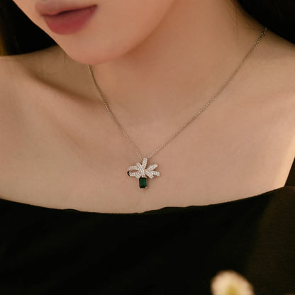 [OAK JURI]Luxurious Flower Shape Emerald Cut Necklace