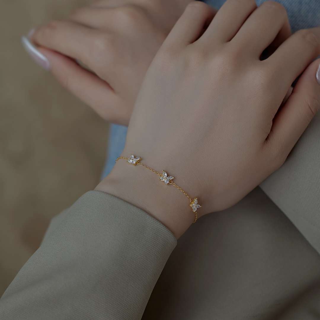 [OAK JURI]Radiant Butterfly Shape Necklace