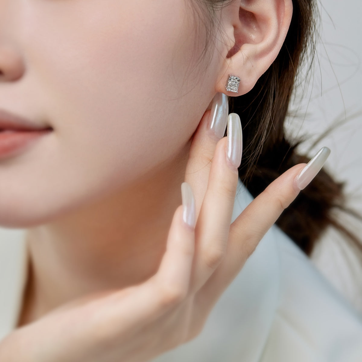 [OAK JURI]Radiant Luxurious Princess Cut Daily Earrings