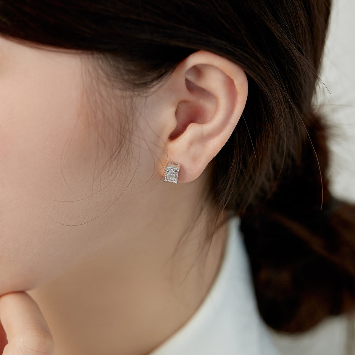 [OAK JURI]Radiant Luxurious Princess Cut Daily Earrings