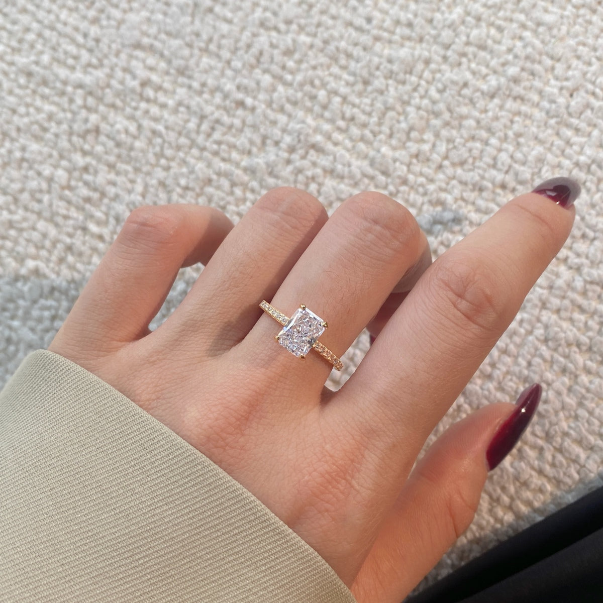 [OAK JURI]2.0 Carat Dazzling Sparkling Radiant Cut Party Ring