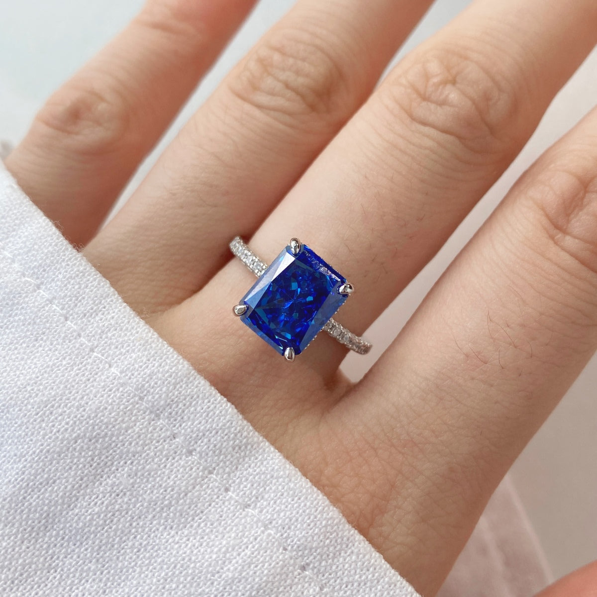 [OAK JURI]4.0 Carat Luxurious Engagement Ring