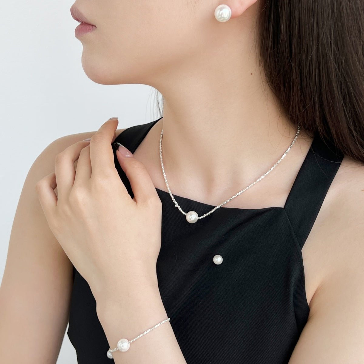 [OAK JURI]Delicate Pearl Earrings