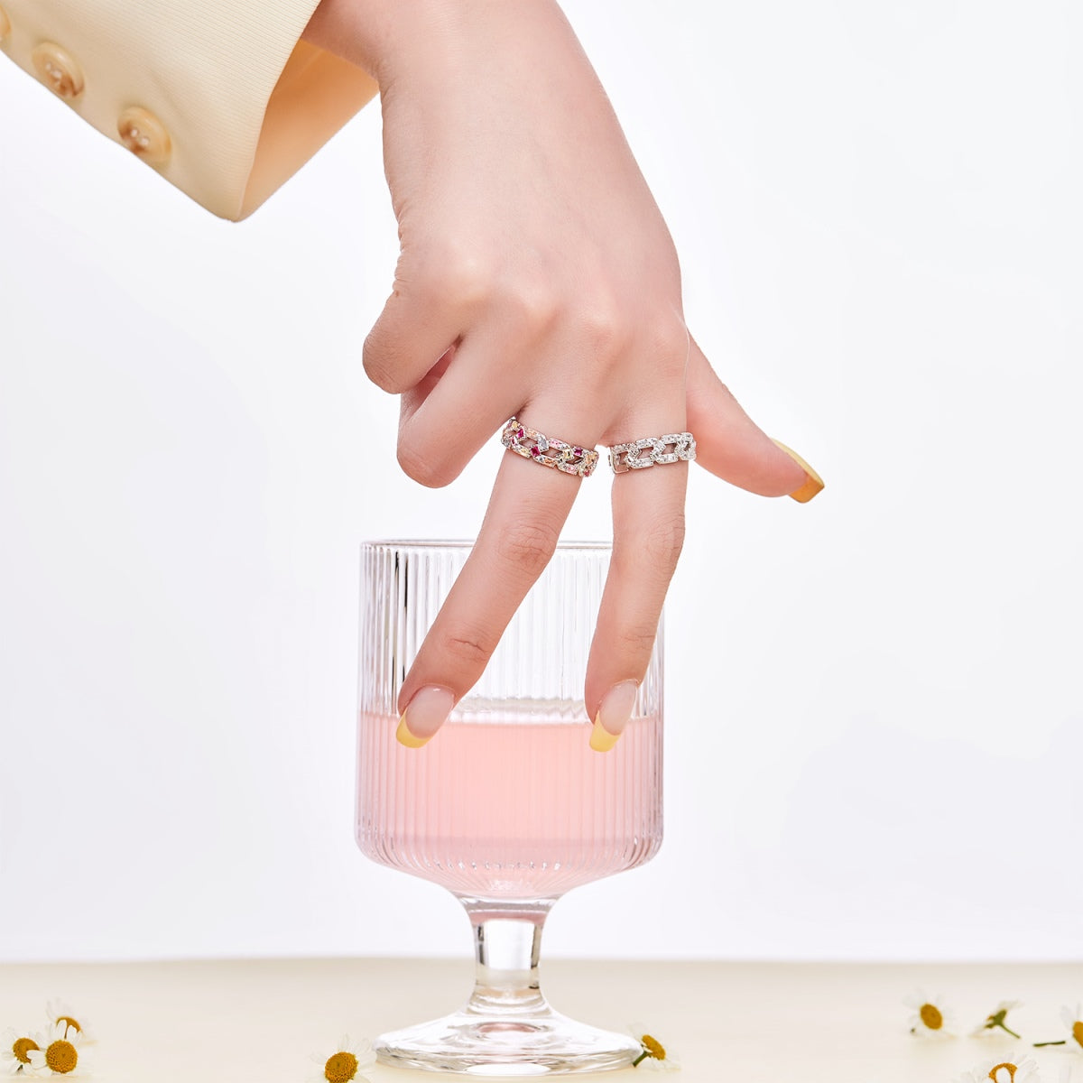 [OAK JURI]Sparkling Vibrant Emerald Cut Daily Ring