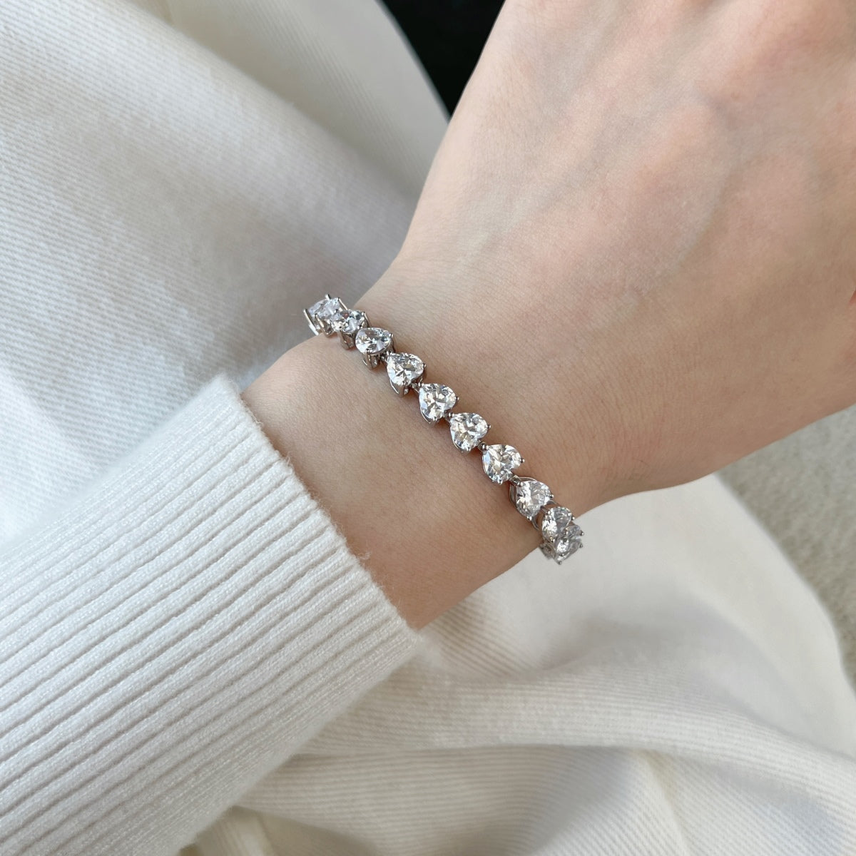 [OAK JURI]0.75 Carat Elegant Romantic Heart Shape Lover Bracelet