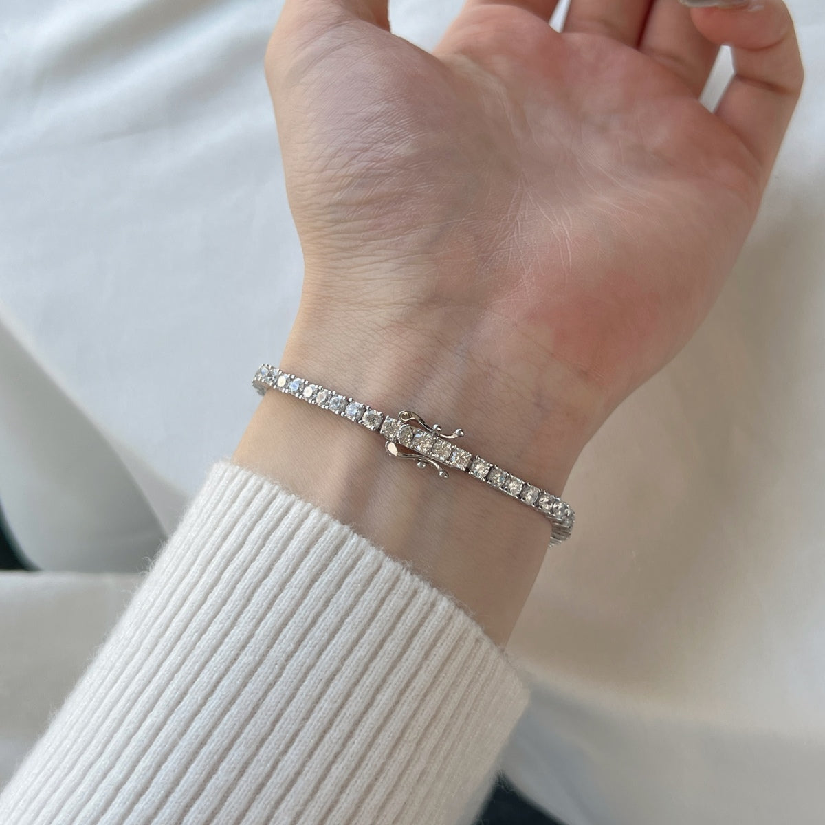 [OAK JURI]Dainty Charming Round Cut Tennis Bracelet