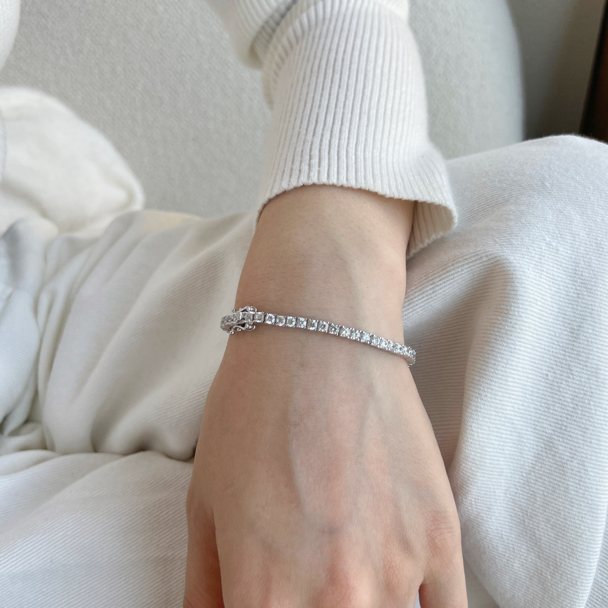 [OAK JURI]Dainty Charming Round Cut Tennis Bracelet