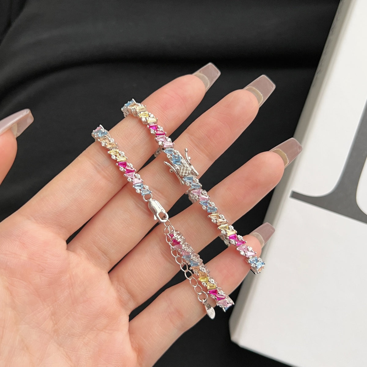 [OAK JURI]Ornate Sparkling Multi Cut Party Bracelet