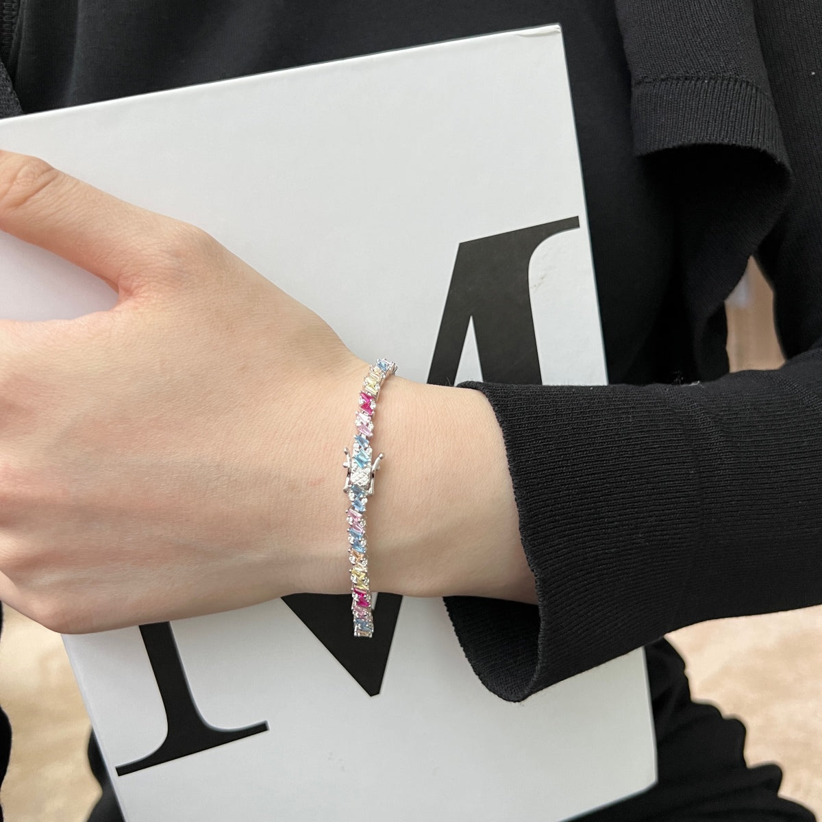 [OAK JURI]Ornate Sparkling Multi Cut Party Bracelet