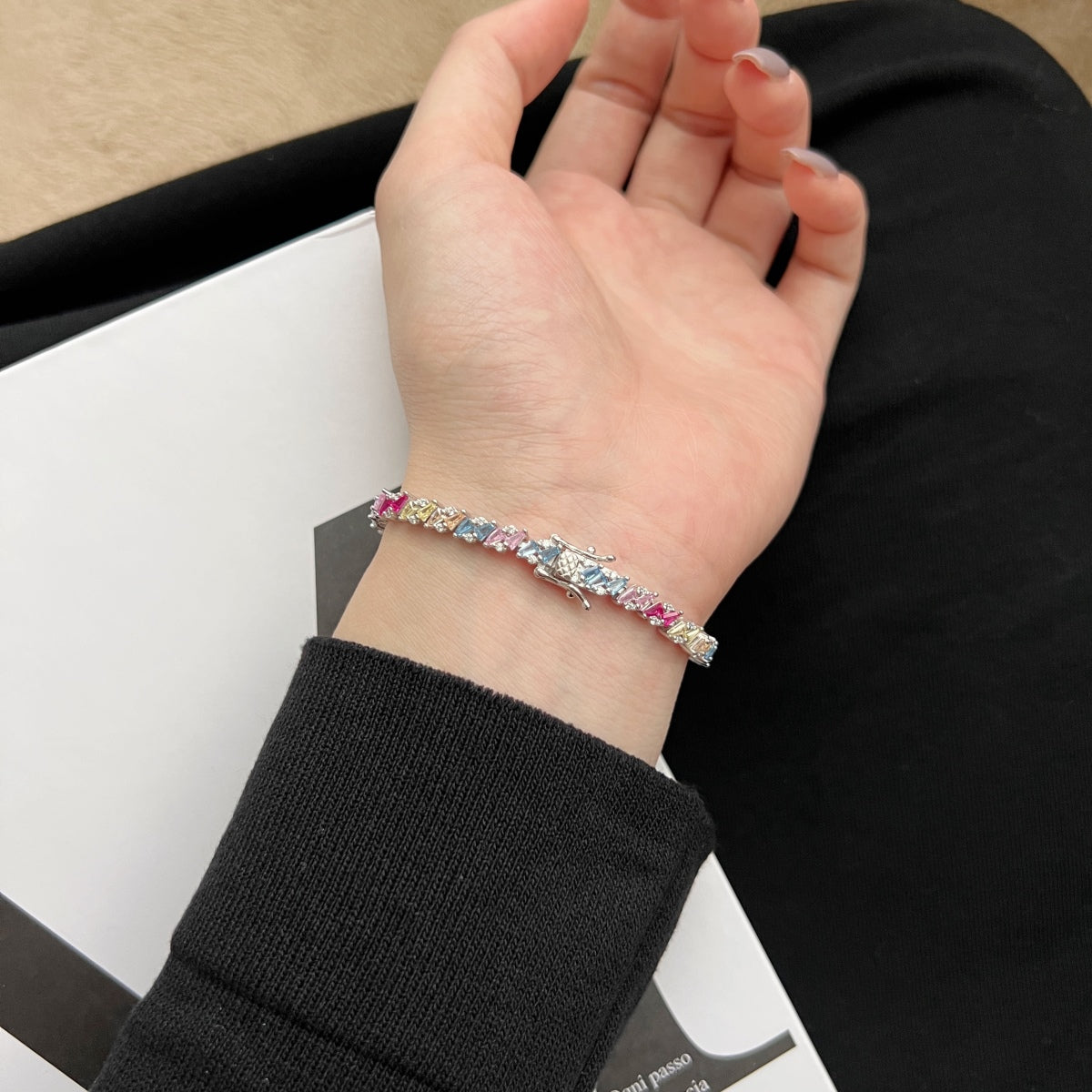[OAK JURI]Ornate Sparkling Multi Cut Party Bracelet