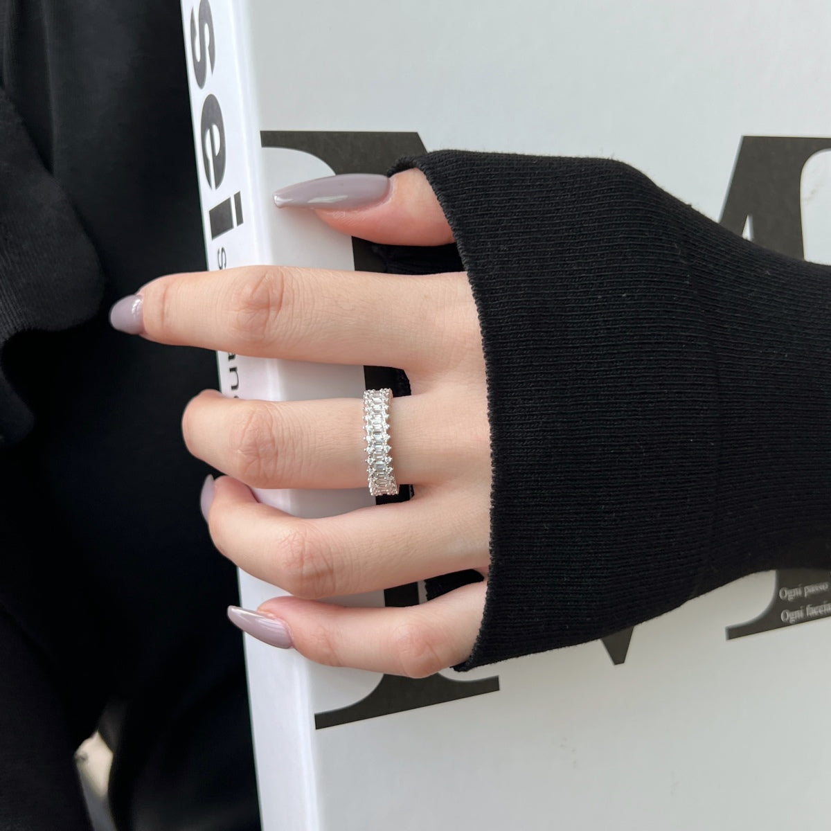[OAK JURI]Splashy Ornate Emerald Cut Cocktail Ring