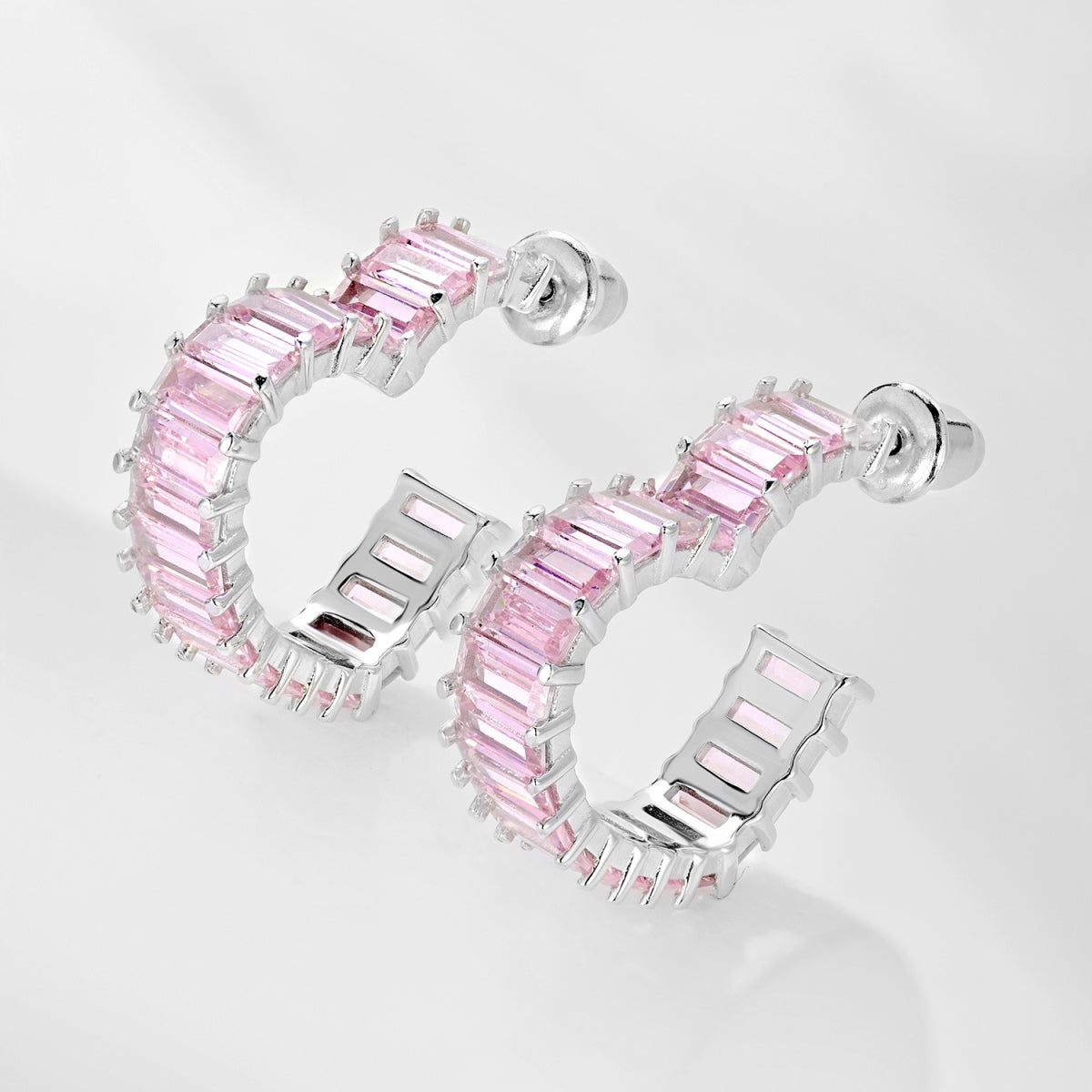 [OAK JURI]Radiant Heart Cutout Earrings