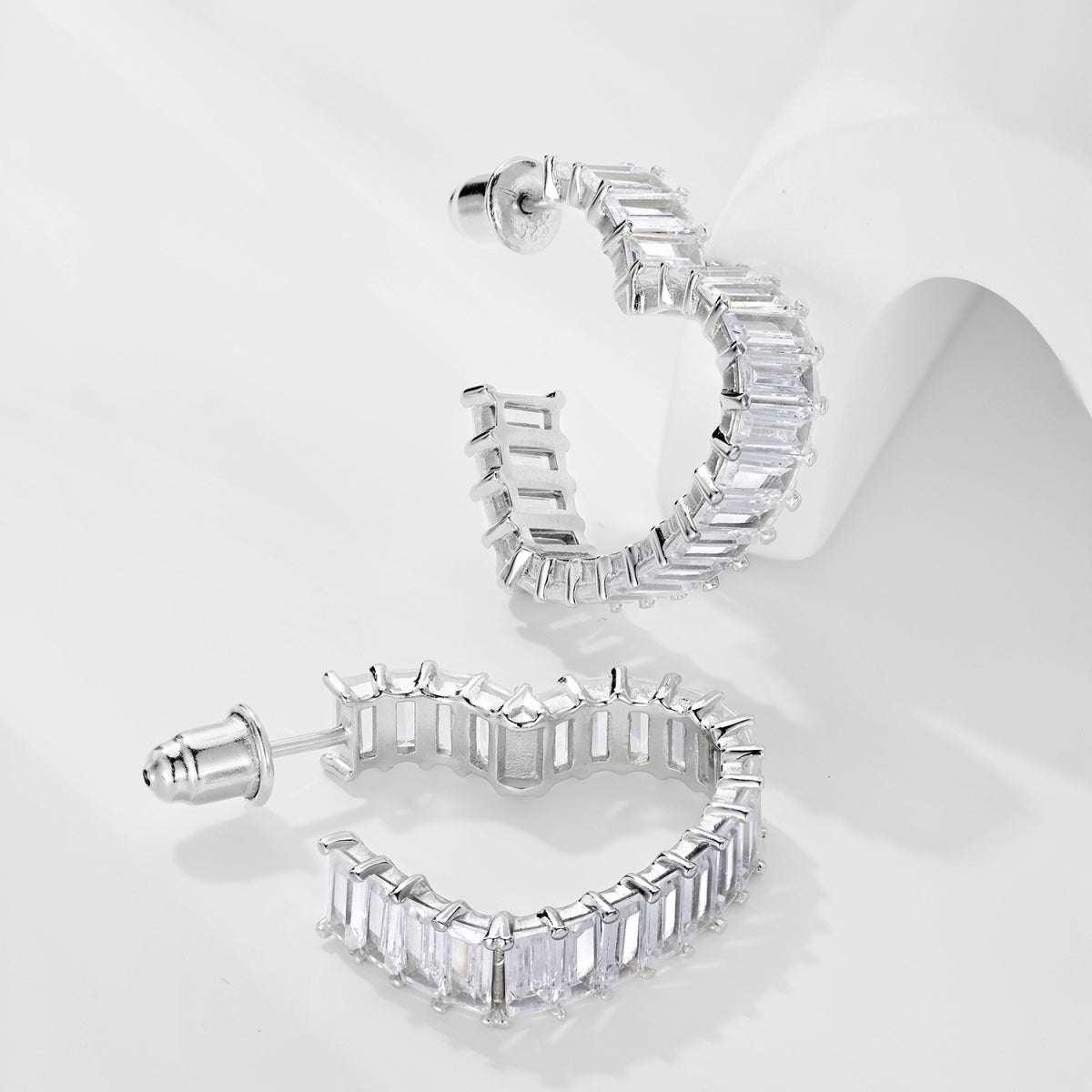 [OAK JURI]Radiant Heart Cutout Earrings