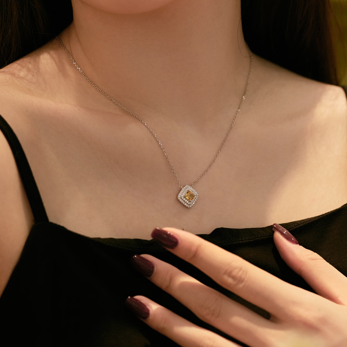 [OAK JURI]Sparkling Asscher Cut Necklace