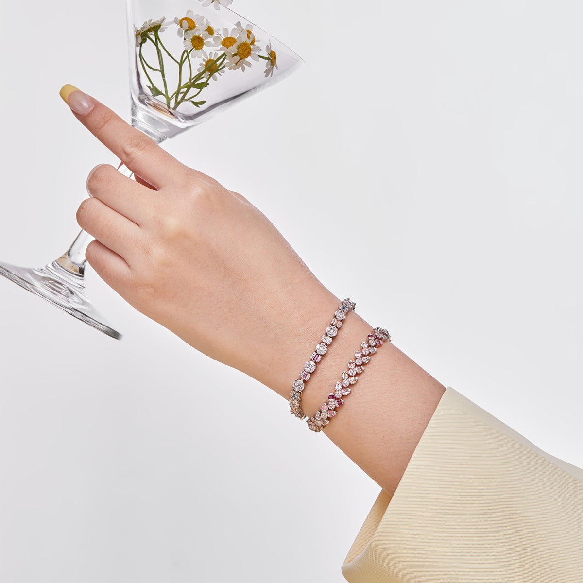 [OAK JURI]Dazzling Radiant Multi Cut Daily Bracelet