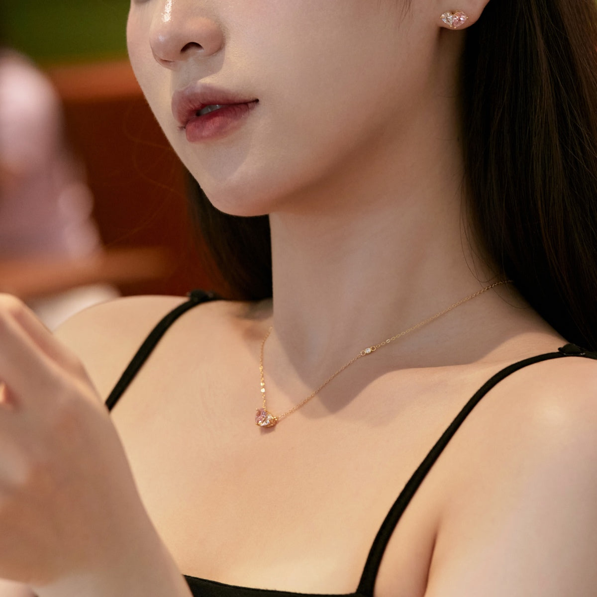 [OAK JURI]Dazzling Elegant Heart Cut Lover Earrings