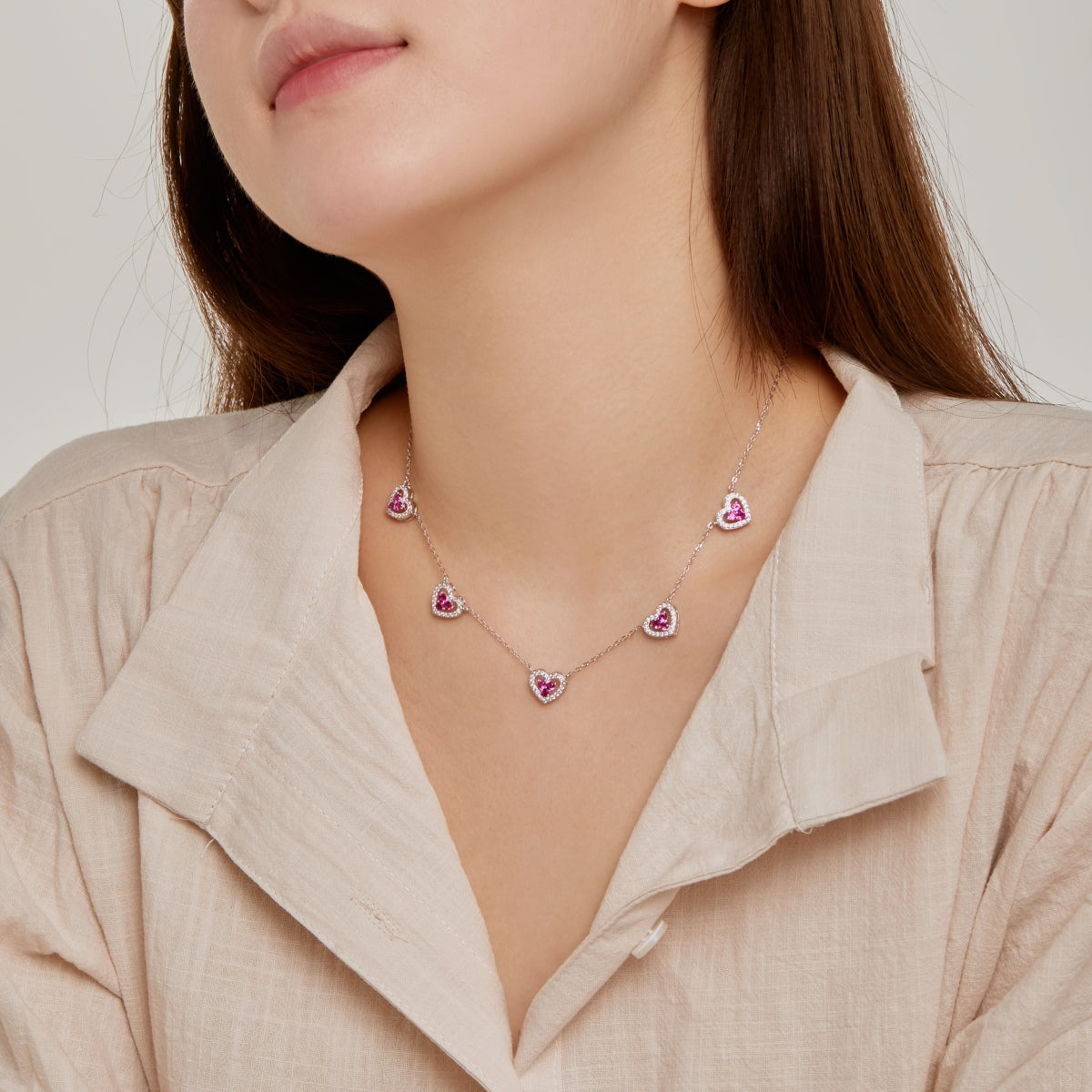 [OAK JURI]Sparkling Five Heart Necklace