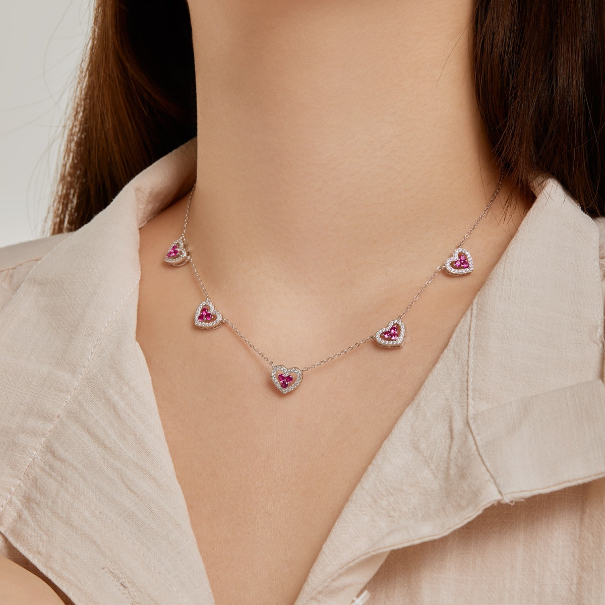 [OAK JURI]Sparkling Five Heart Necklace