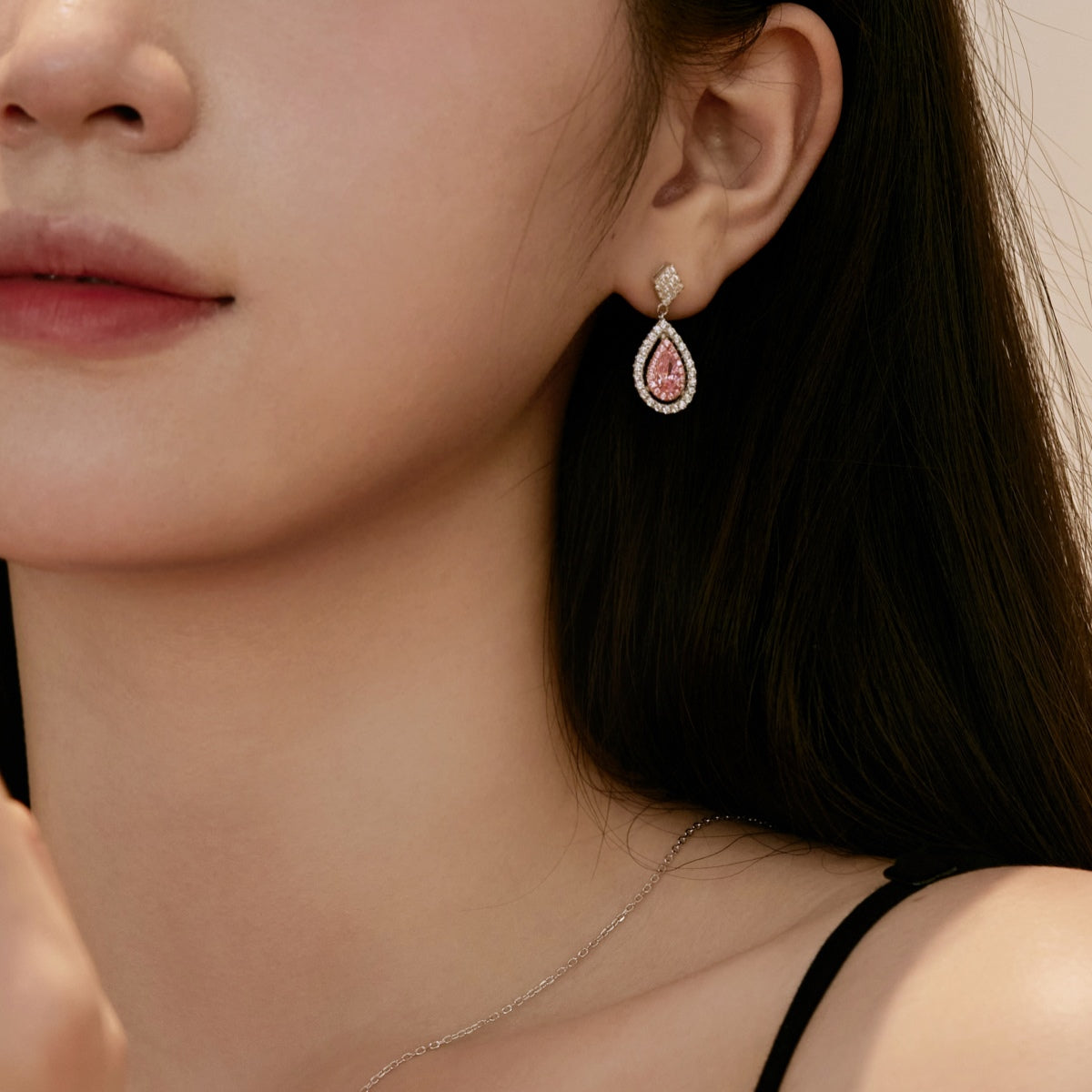[OAK JURI]Ornate Delicate Water Drop Shape Banquet Earrings