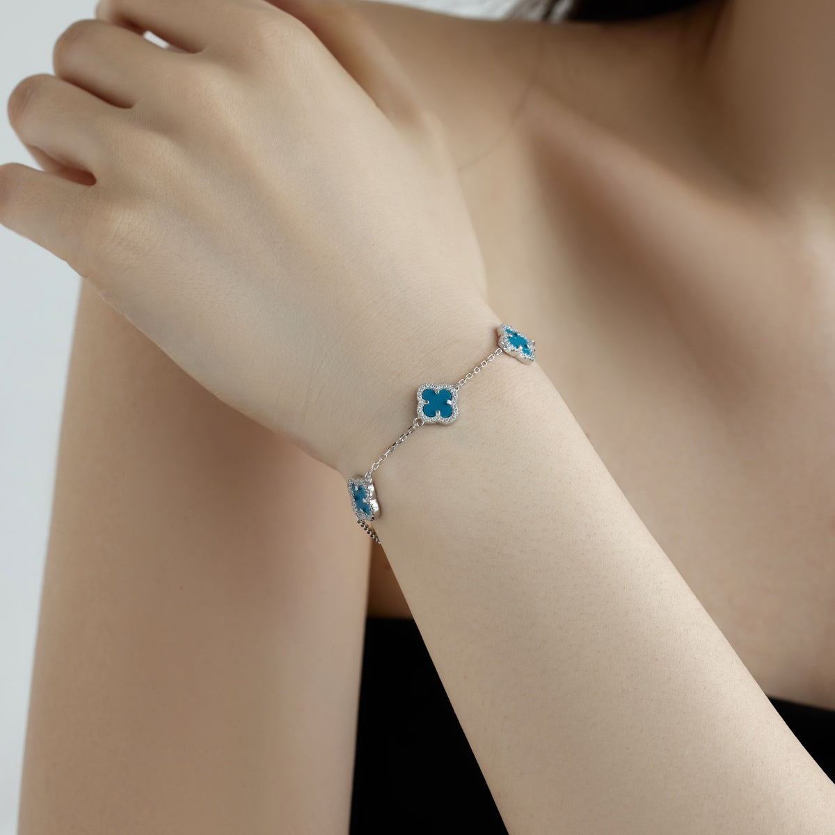 [OAK JURI]Four-Leaf Clover Exquisite Bracelet