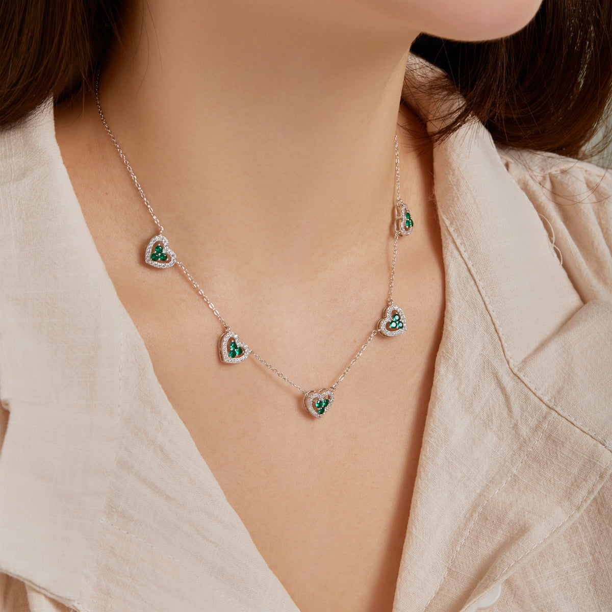 [OAK JURI]Sparkling Five Heart Necklace