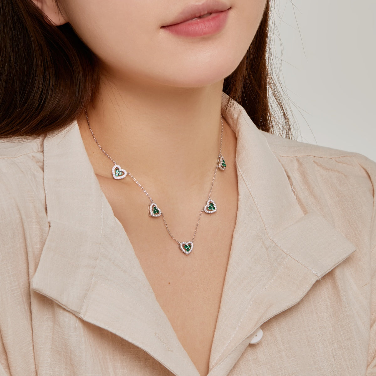 [OAK JURI]Sparkling Five Heart Necklace