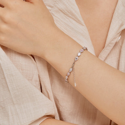 [OAK JURI]0.25 Carat Radiant Water Drop Shape Daily Bracelet