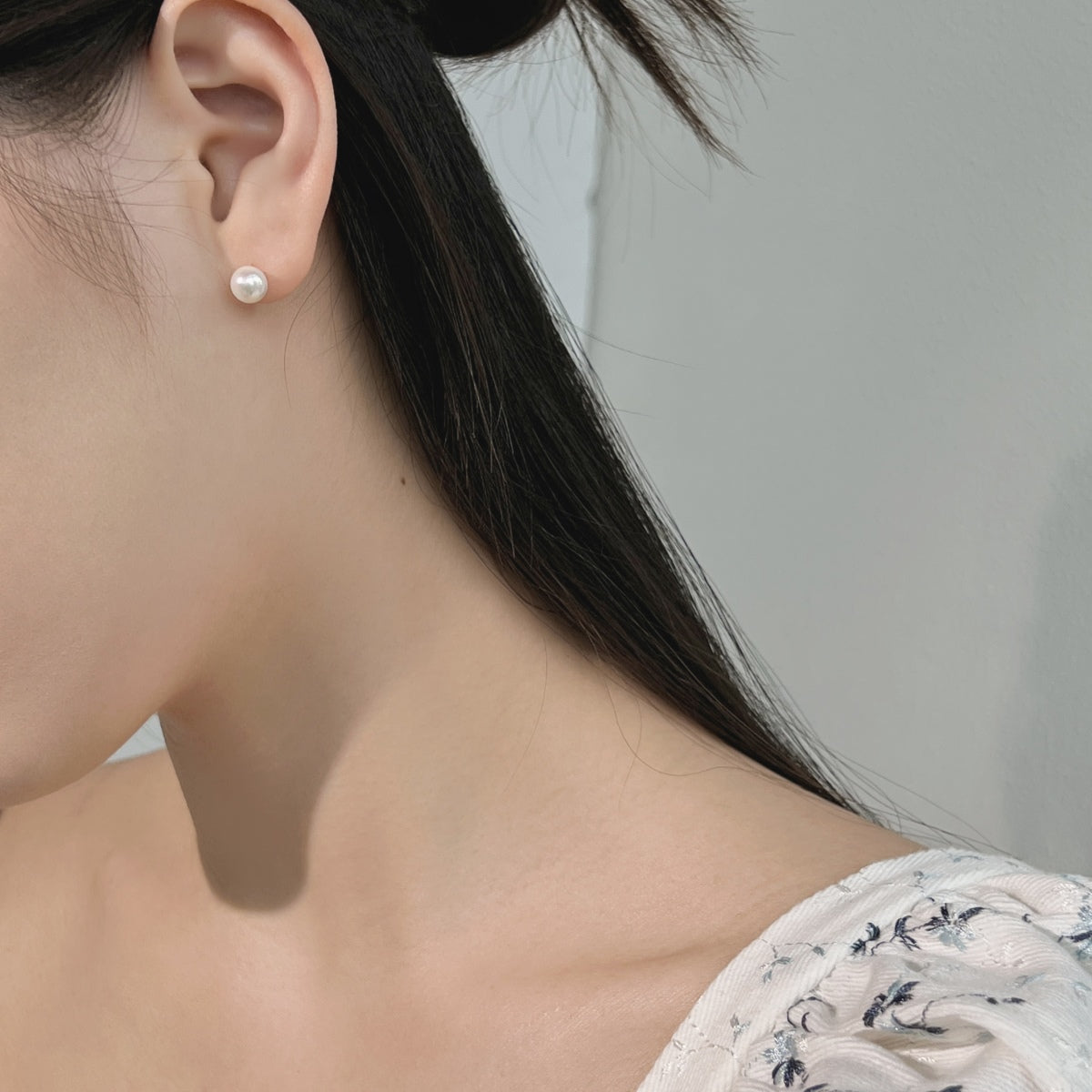 [OAK JURI]Delicate Pearl Earrings