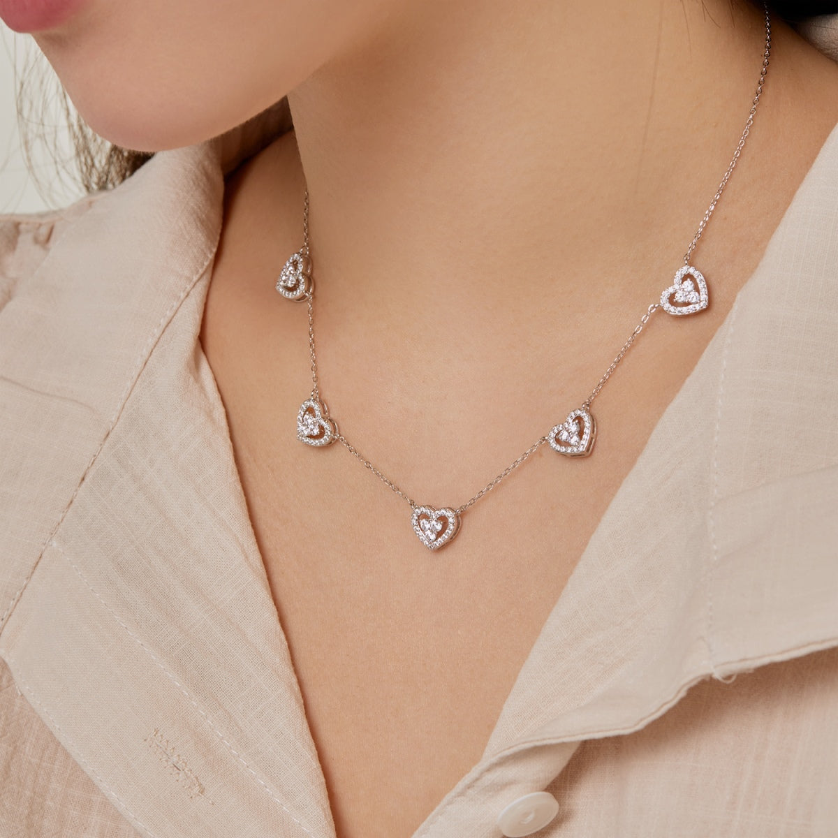 [OAK JURI]Sparkling Five Heart Necklace