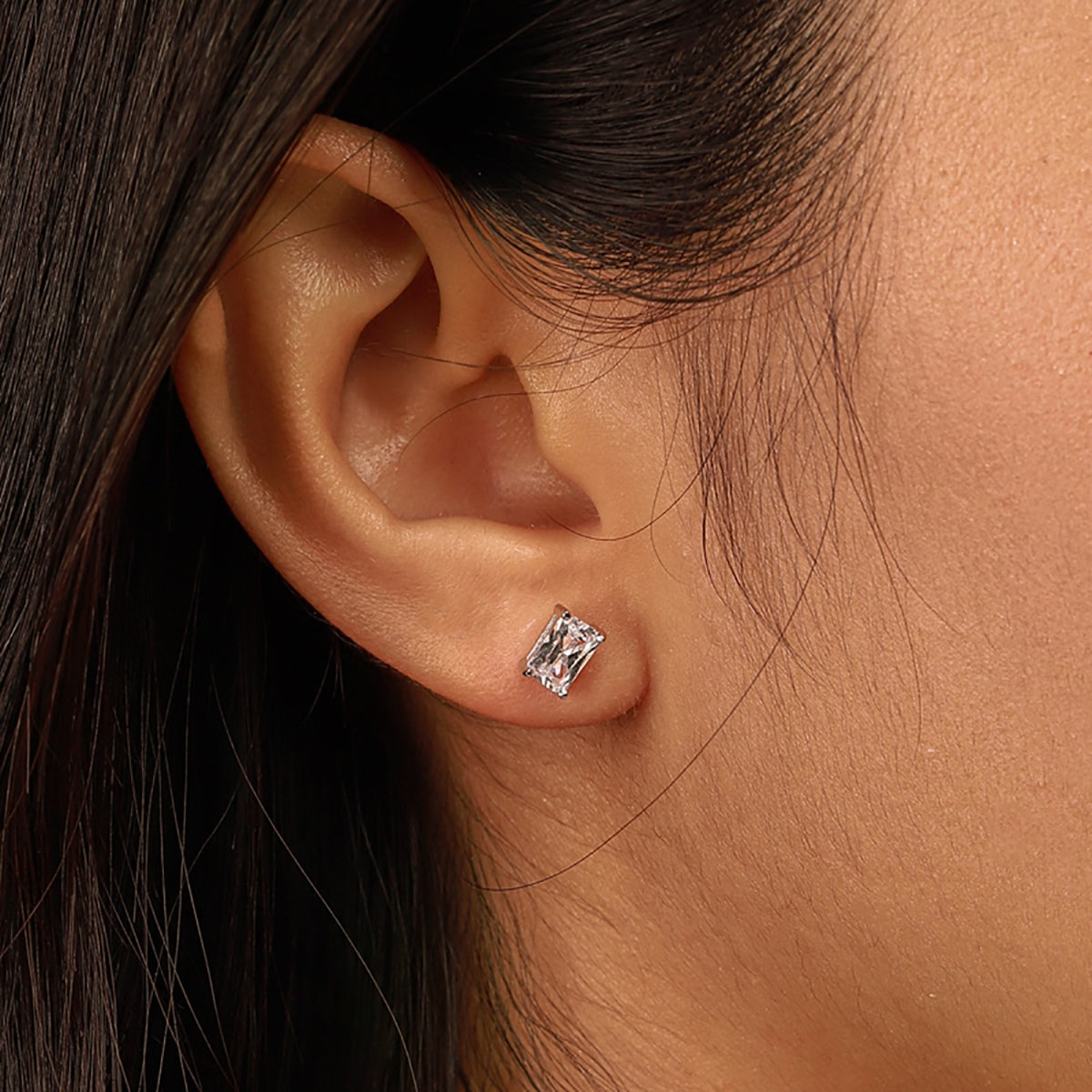 [OAK JURI]Stylish Shiny Rectangular Center Stone Stud Earrings