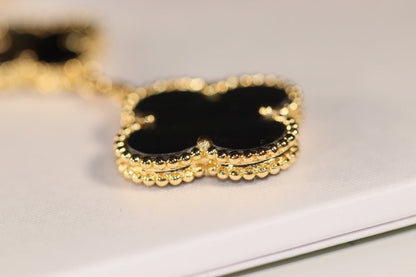 [OAK JURI]CLOVER EARRINGS GOLD ONYX MOP 3 MOTIF