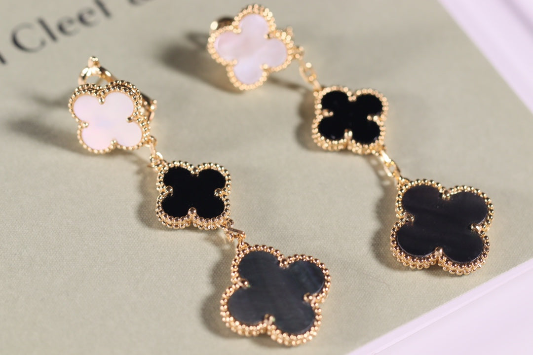 [OAK JURI]CLOVER EARRINGS GOLD ONYX MOP 3 MOTIF