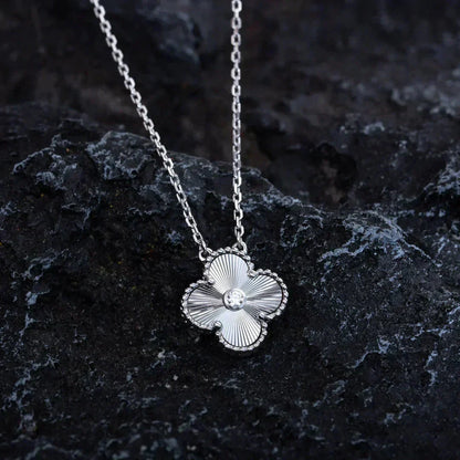 [OAK JURI]CLOVER  15MM DIAMOND LASER NECKLACE SILVER