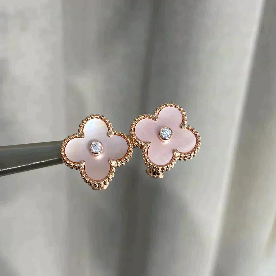 [OAK JURI]CLOVER MEDIUM 1 MOTIFS  PINK MOP DIAMOND EARRINGS