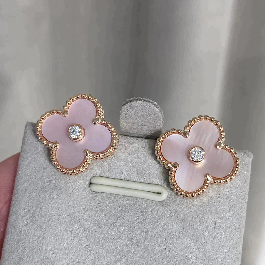 [OAK JURI]CLOVER MEDIUM 1 MOTIFS  PINK MOP DIAMOND EARRINGS