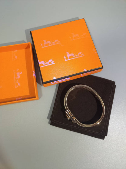 [OAK JURI]H ORANGE BRACELET