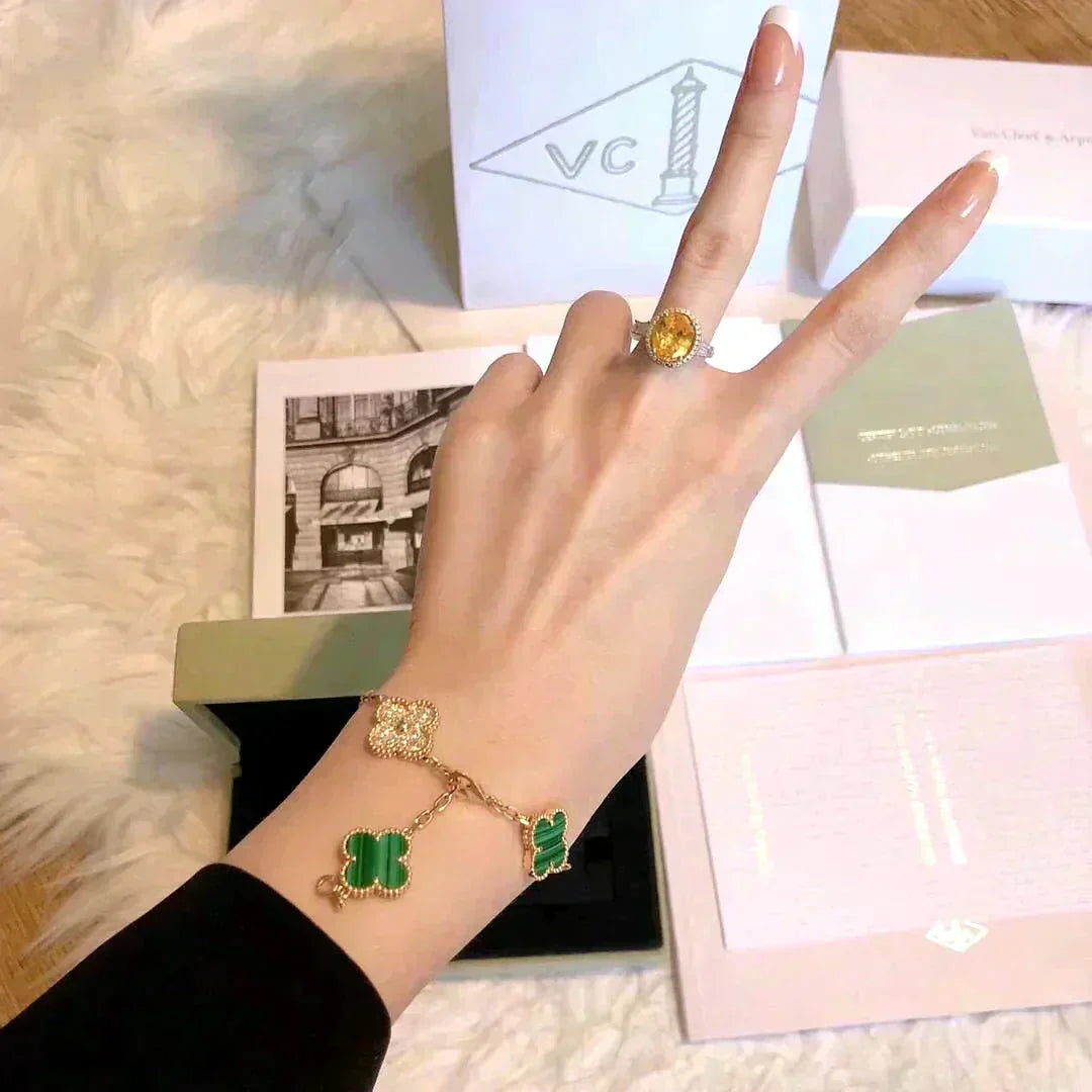 [OAK JURI]CLOVER  5 MOTIF MALACHITE DIAMOND BRACELET