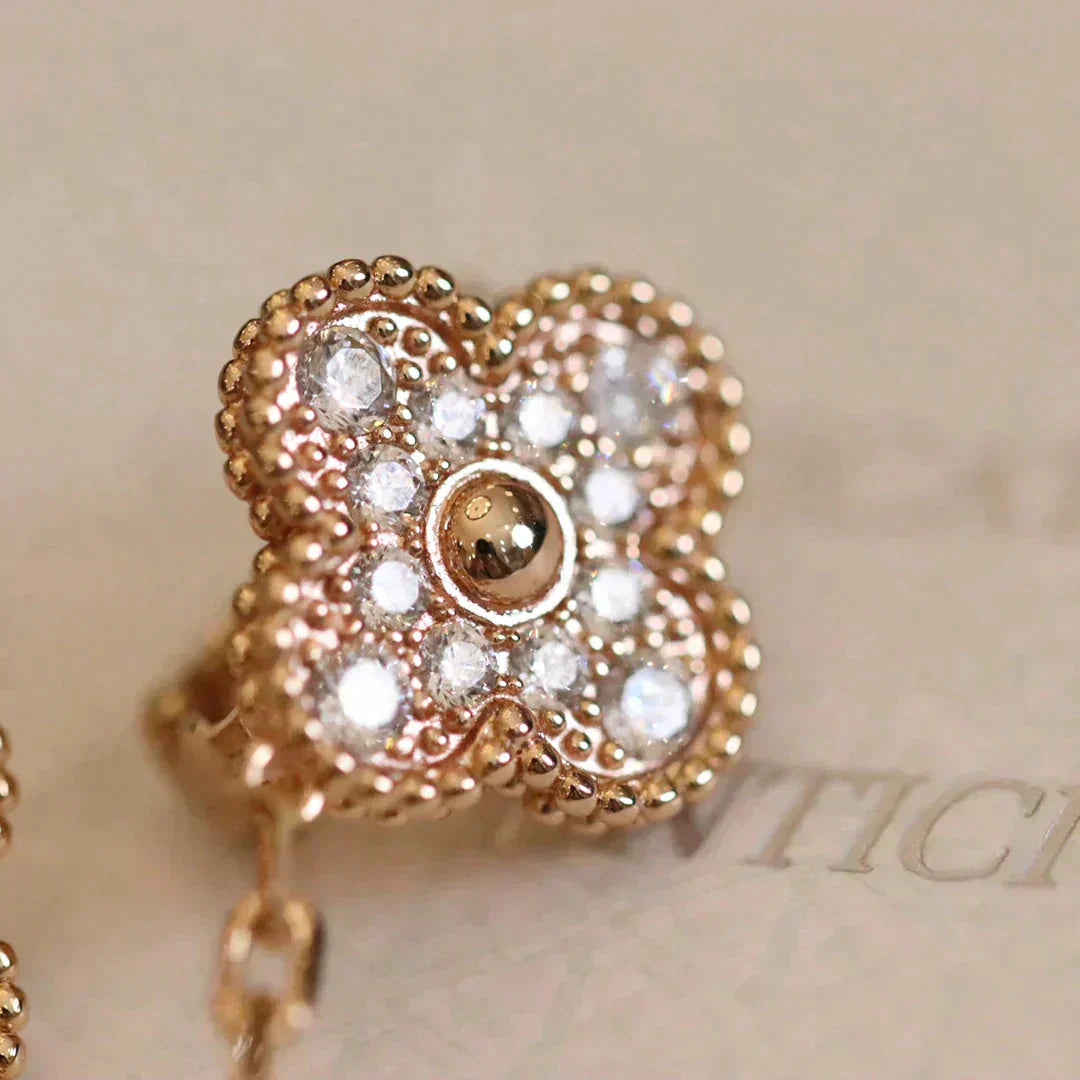 [OAK JURI]CLOVER MEDIUM 1 MOTIFS FUll DIAMOND EARRINGS