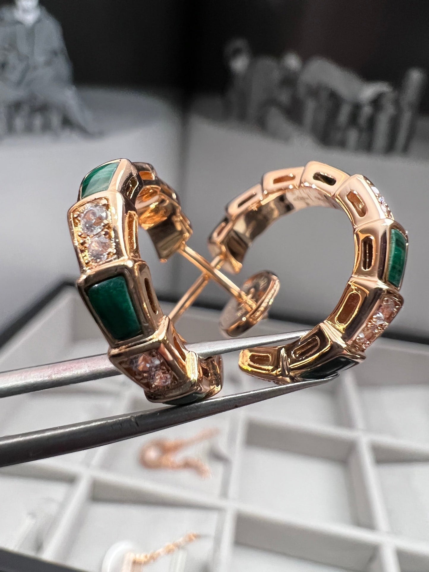 [OAK JURI]SERPENTI MALACHITE PINK GOLD EARRINGS