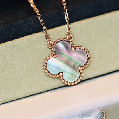 [OAK JURI]CLOVER 15MM  GRAY MOTHER OF PEARL NECKLACE