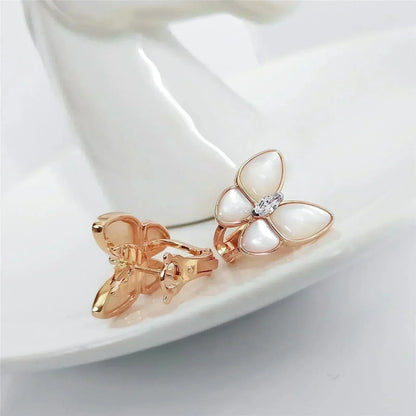 [OAK JURI]BUTTERFLY MOP DIAMOND EARRINGS