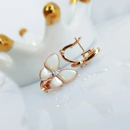 [OAK JURI]BUTTERFLY MOP DIAMOND EARRINGS
