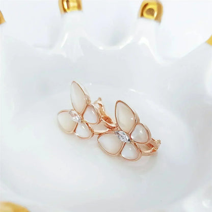 [OAK JURI]BUTTERFLY MOP DIAMOND EARRINGS