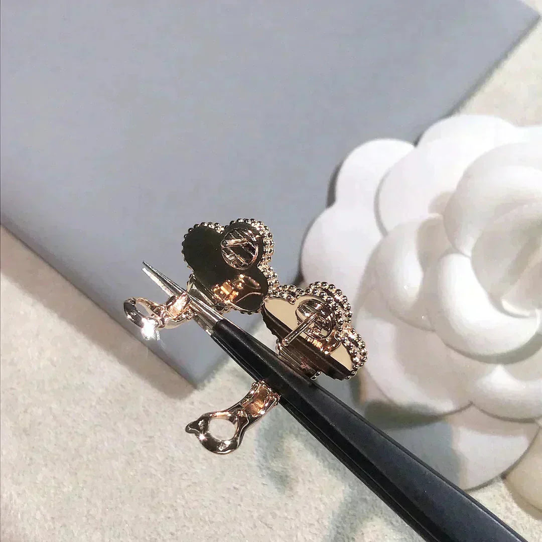 [OAK JURI]CLOVER MEDIUM 1 MOTIFS  PINK MOP DIAMOND EARRINGS