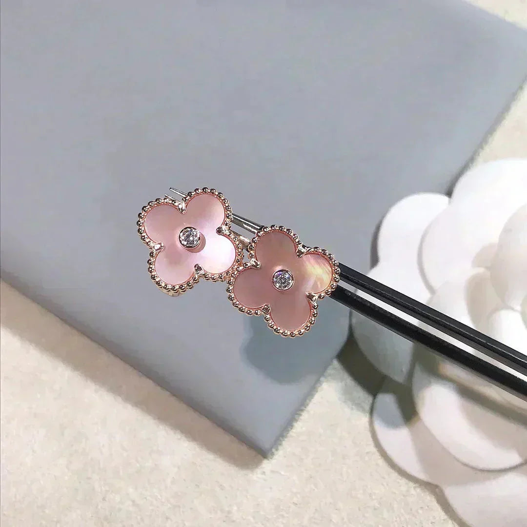 [OAK JURI]CLOVER MEDIUM 1 MOTIFS  PINK MOP DIAMOND EARRINGS