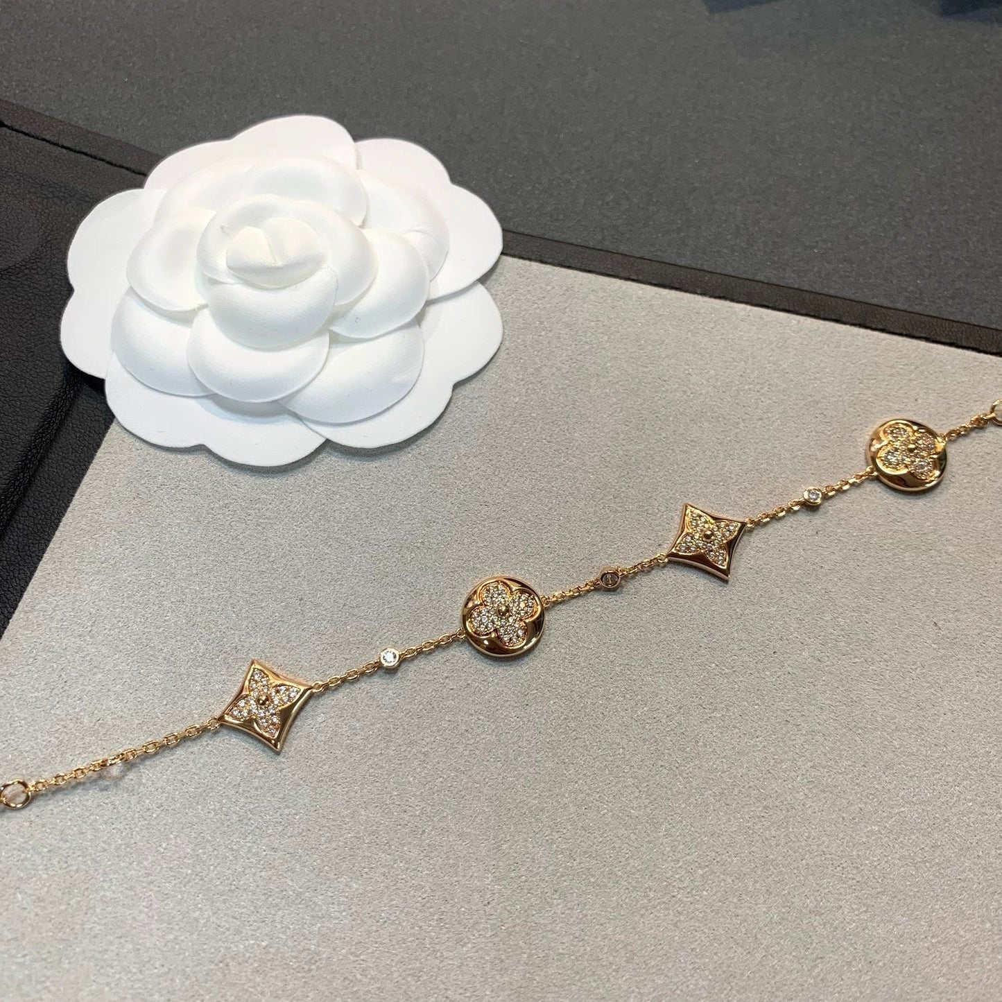 [OAK JURI]STAR AND SUN 4 MOTIFS GOLD DIAMONDS BRACELET