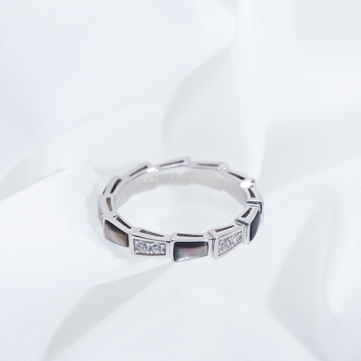 [OAK JURI]SERPENTI RING SILVER  DIAMOND BLACK MOP 3MM