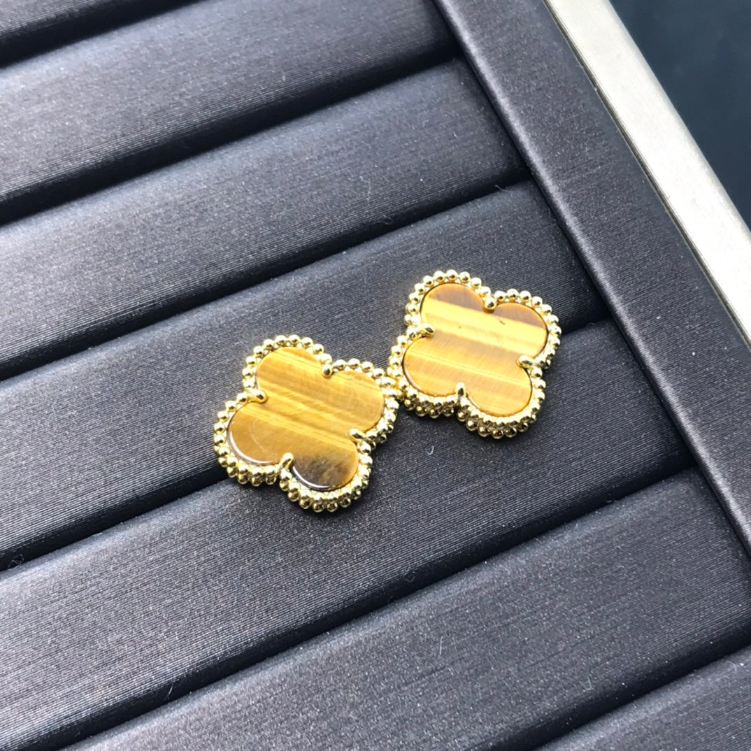 [OAK JURI]CLOVER MEDIUM 1 MOTIFS TIGER EYE EARRINGS