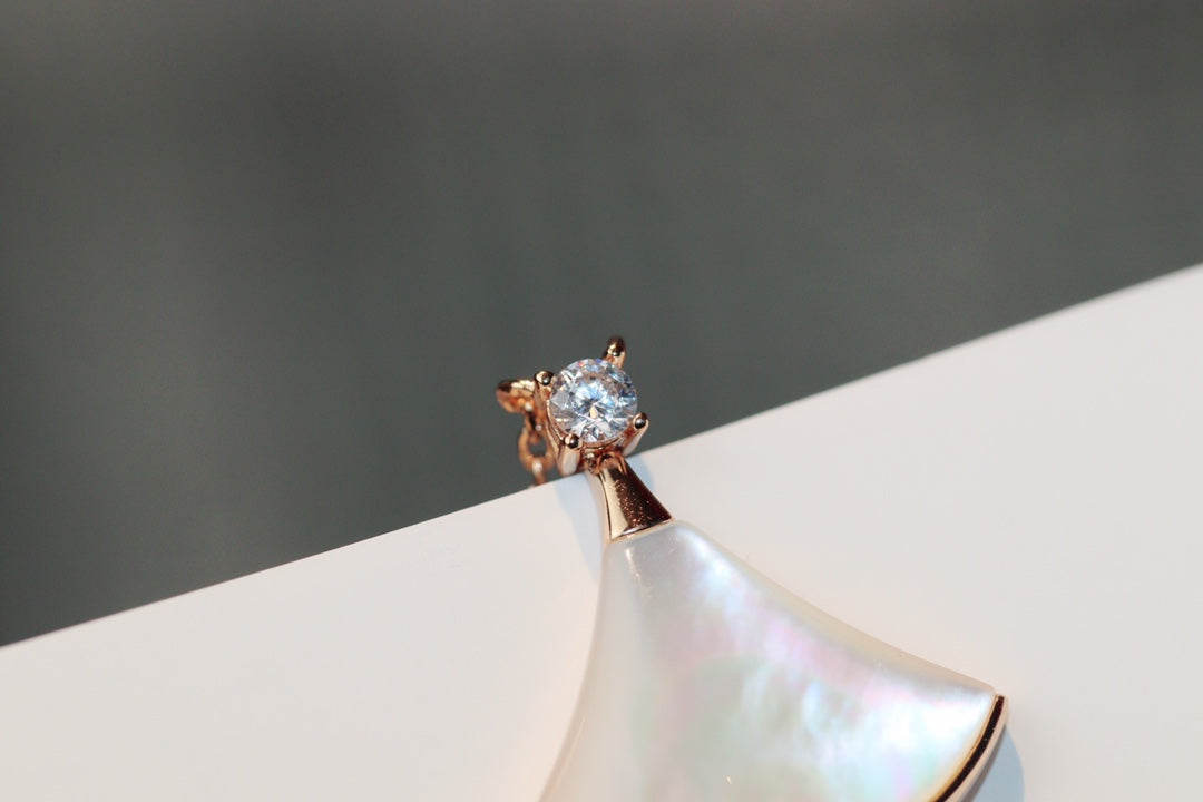 [OAK JURI]DREAM NECKLACE WHITE MOP PINK GOLD 1 DIAMOND