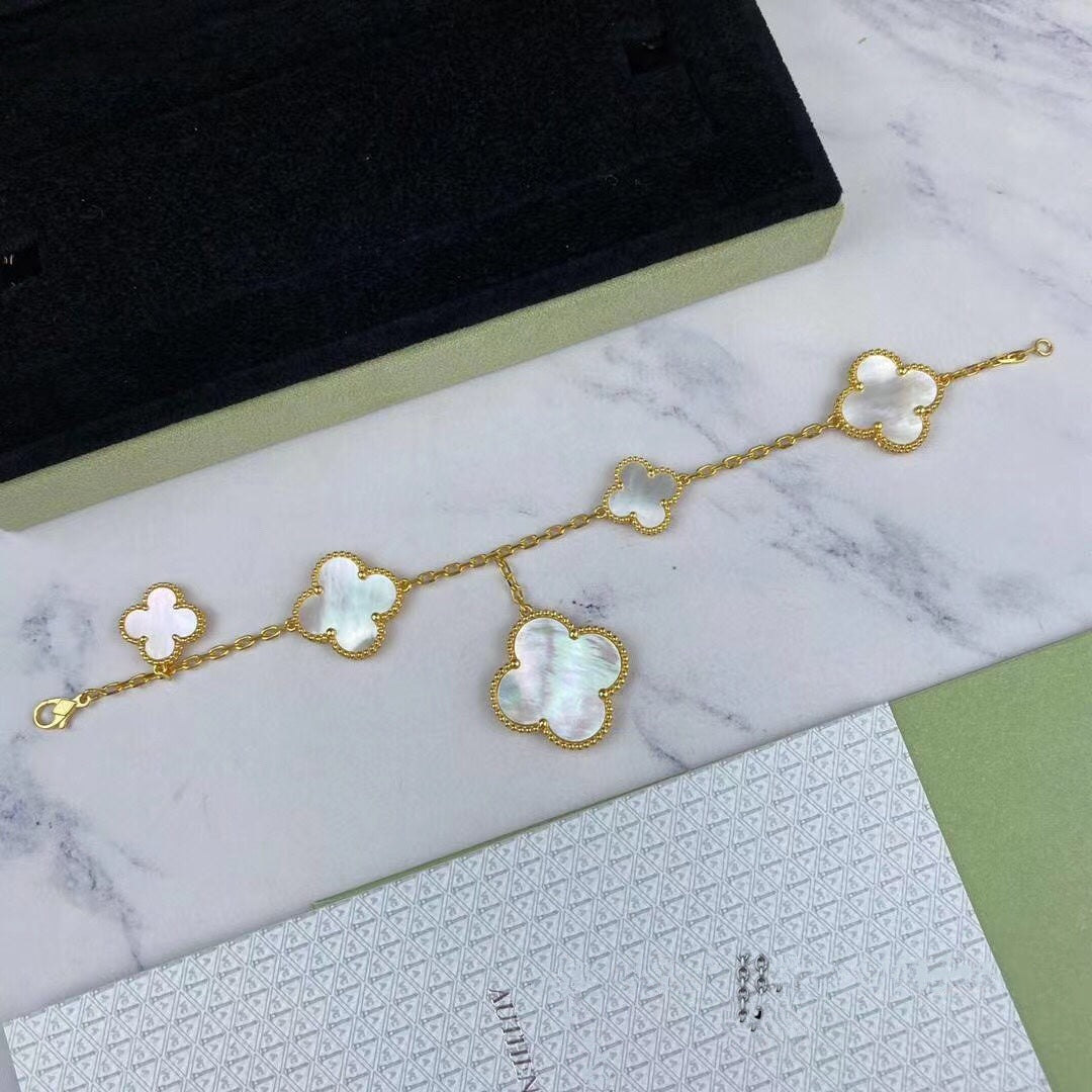[OAK JURI]MAGIC CLOVER MOP GOLD BRACELET 5 MOTIFS